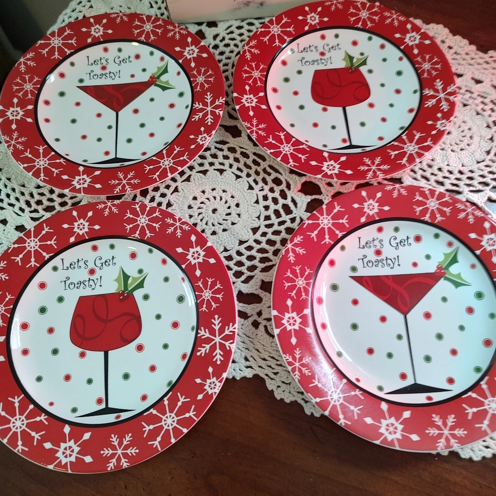 222 Fifth Red and Green Holiday Plates